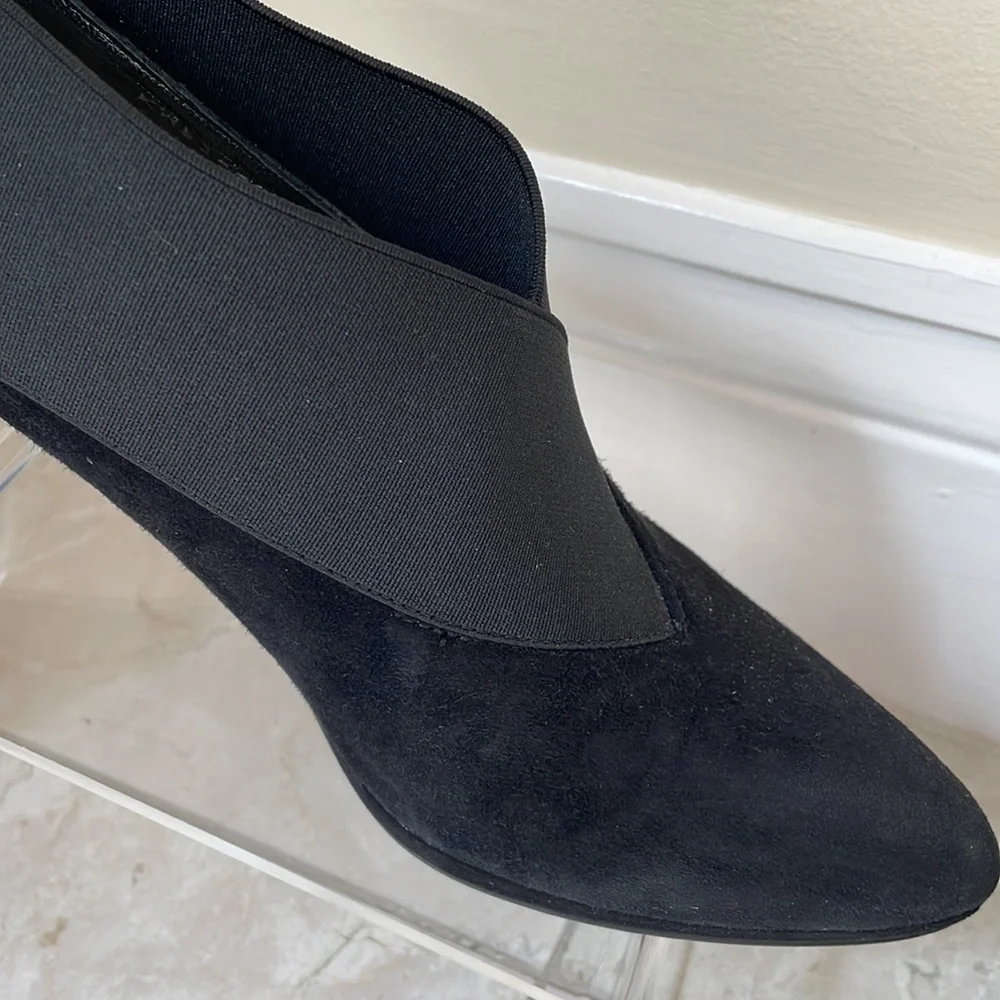 STUART WEITZMAN - BLACK SUEDE BOOTIE - Picture 4 of 11